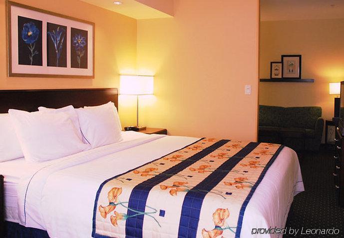 Springhill Suites Prince Frederick Exteriör bild