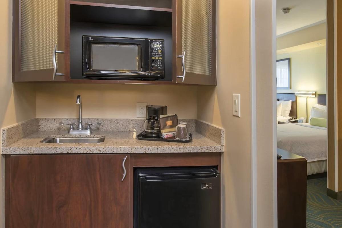 Springhill Suites Prince Frederick Exteriör bild
